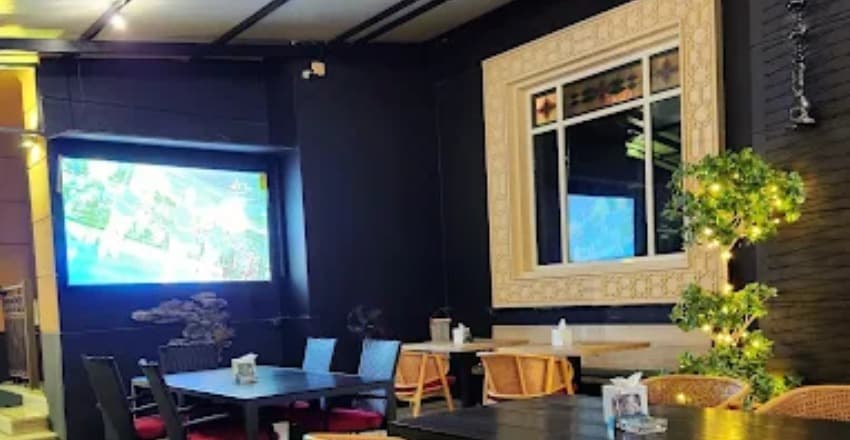 Socials Tourist Restaurant 2