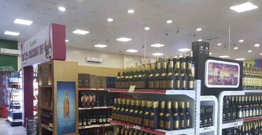 Unisat Liquor Store - Lucky 4