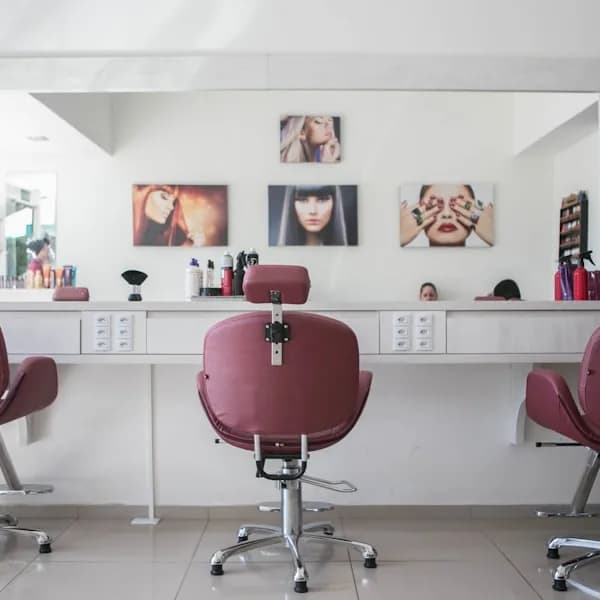 Para Ella Hair & Nails Ladies Salon 1